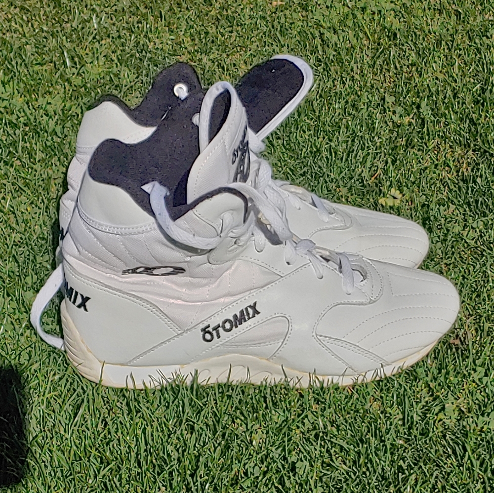 Otomix Bodybuilding Weightlifting MMA Grappling Shoes White, Mens 6.5, Womens 8